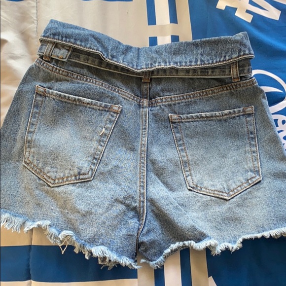 Denim Short With Belt - Picture 3 of 3
